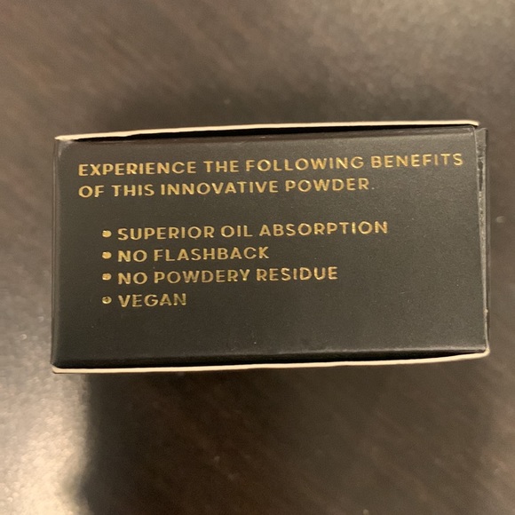 GLOGIRLCOSMETICS: EVOLVE - 04 Dark Deep Setting Powder - Picture 10 of 13